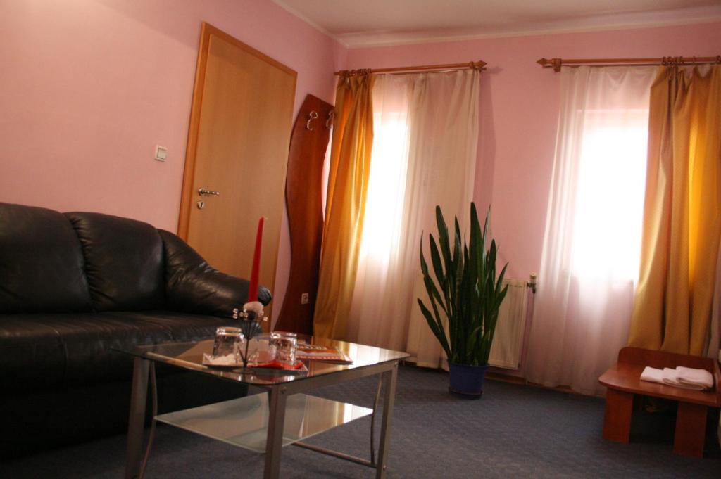 Hotel Adriatico Timişoara Zimmer foto